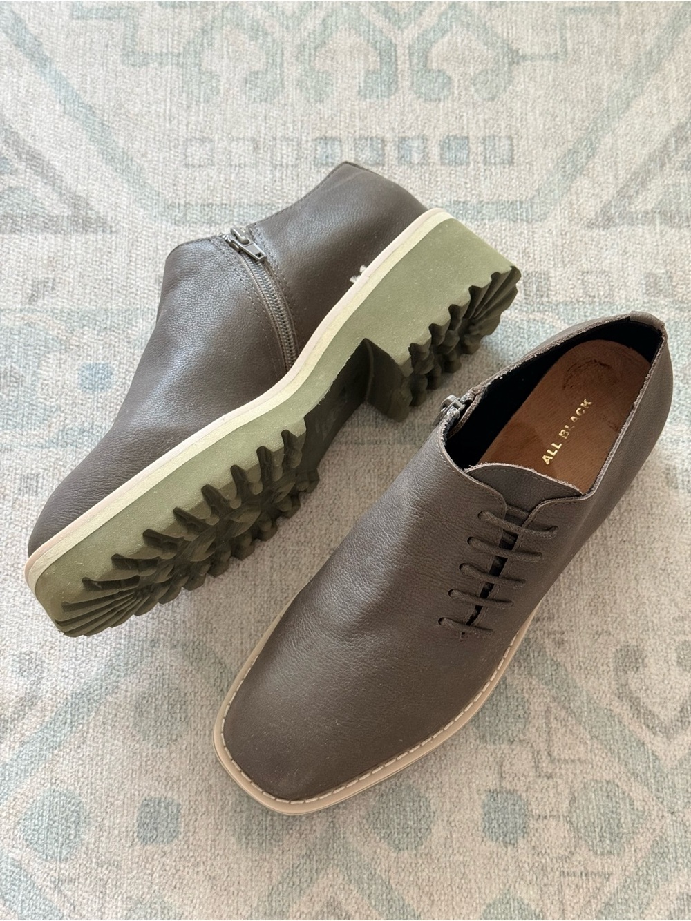 All Black Taupe Grey Women’s Lug Sole Platform Oxford Shoes Size 40 / 9.5⁠